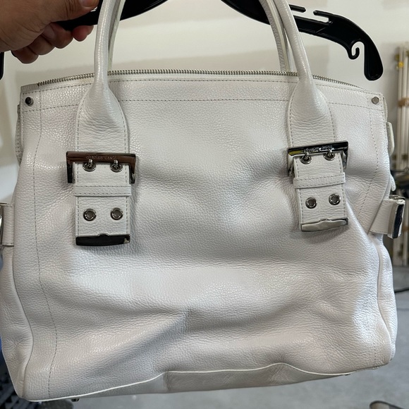 Charles David White Large Tote - Picture 1 of 3